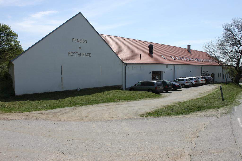 Hotel Penzion Vanuvecky Dvur Telč Exterior foto